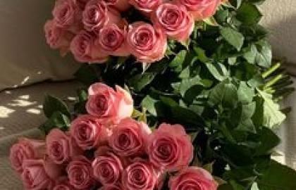 Nguyên Tắc "3 Vị Trí Vàng" Đặt Bình Hoa Giúp Tăng Vượng Khí Cho Nhà Ở